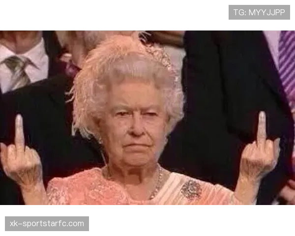 巴洛特利穿着百万大牌倒垃圾，隔壁老王笑不出来了