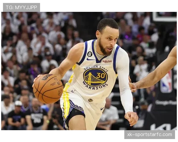 亚历山大利用无球跑动拉开空间提升关键时刻得分效率